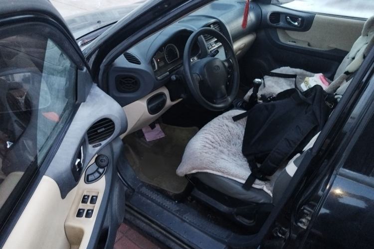 Used Huatai Santa Fe Classic 2012 2.0L Gasoline Manual Two-Wheel Drive with Sunroof Driver Seat