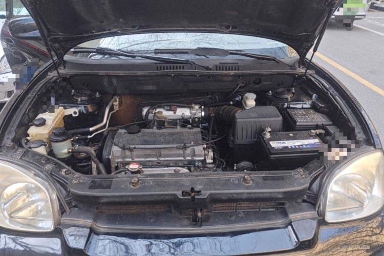 Used Huatai Santa Fe Classic 2012 2.0L Gasoline Manual Two-Wheel Drive Comfort Version Engine Bay