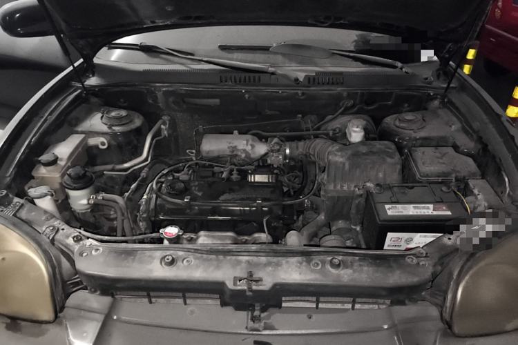 Used Huatai Santa Fe Classic 2012 2.0L Gasoline Manual Two-Wheel Drive with Sunroof Engine Bay