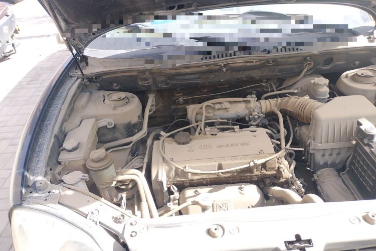 Used Huatai Santa Fe Classic 2012 2.0L Gasoline Manual Luxury Version Engine Bay Right