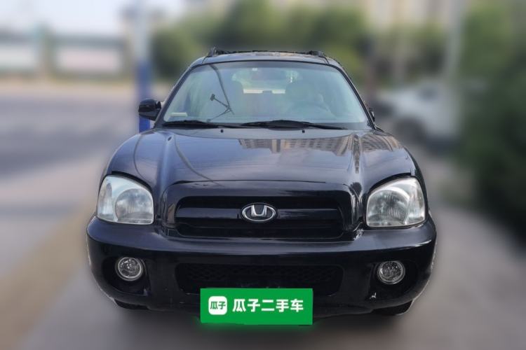 Used Huatai Santa Fe Classic 2012 2.0L Gasoline Manual Two-Wheel Drive with Sunroof Front