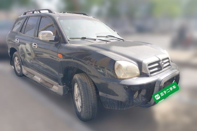 Used Huatai Santa Fe Classic 2012 2.0L Gasoline Manual Luxury Version Front Right 45 Deg