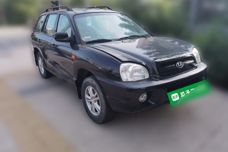Used Huatai Santa Fe Classic 2012 2.0L Gasoline Manual Two-Wheel Drive with Sunroof Front Right 45 Deg