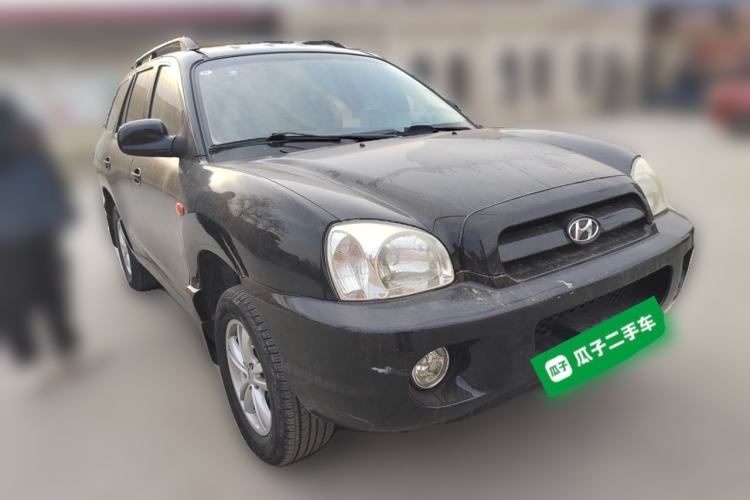 Used Huatai Santa Fe Classic 2012 2.0L Gasoline Manual Two-Wheel Drive with Sunroof Front Right 45 Deg