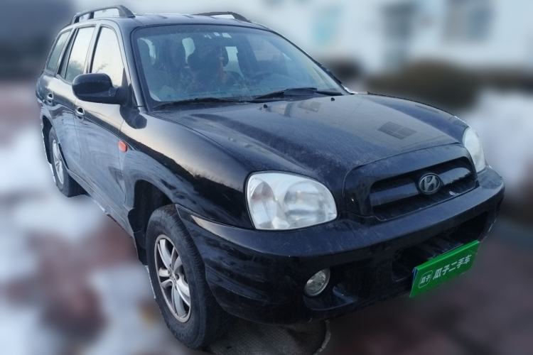 Used Huatai Santa Fe Classic 2012 2.0L Gasoline Manual Two-Wheel Drive with Sunroof Front Right 45 Deg