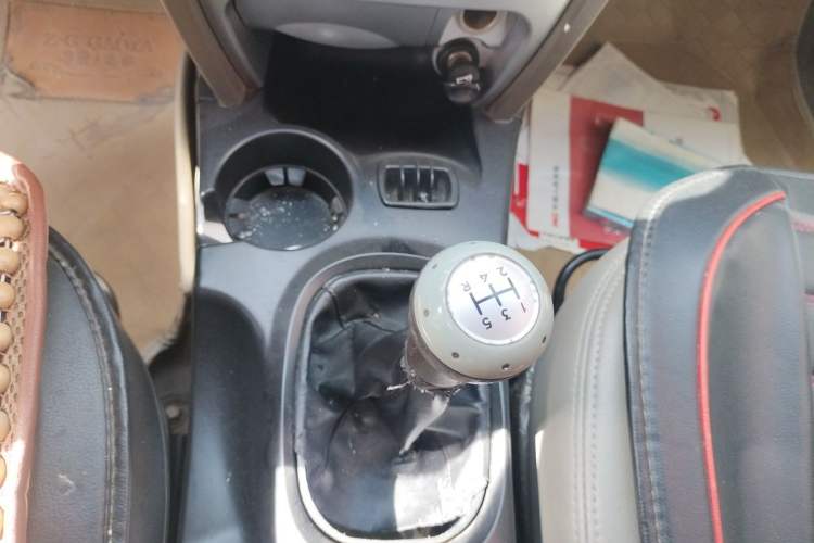 Used Huatai Santa Fe Classic 2012 2.0L Gasoline Manual Luxury Version Gear Lever