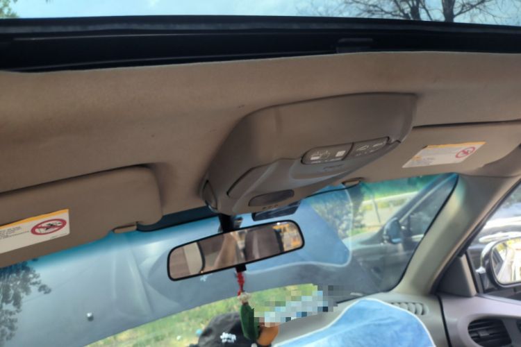 Used Huatai Santa Fe Classic 2012 2.0L Gasoline Manual Luxury Version Headliner
