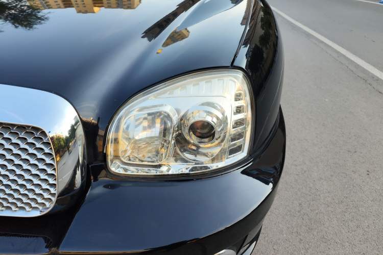 Used Huatai Santa Fe Classic 2012 2.0T Diesel Manual Two-Wheel Drive Hurricane Version Left Front Headlight