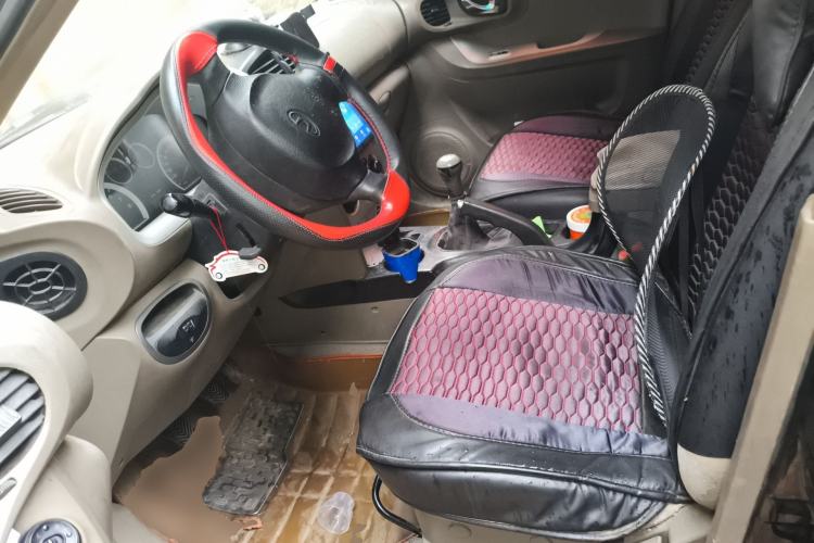 Used Huatai Santa Fe Classic 2012 2.0L Gasoline Manual Two-Wheel Drive with Sunroof Left Front Seat