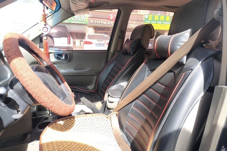 Used Huatai Santa Fe Classic 2012 2.0L Gasoline Manual Luxury Version Left Front Seat