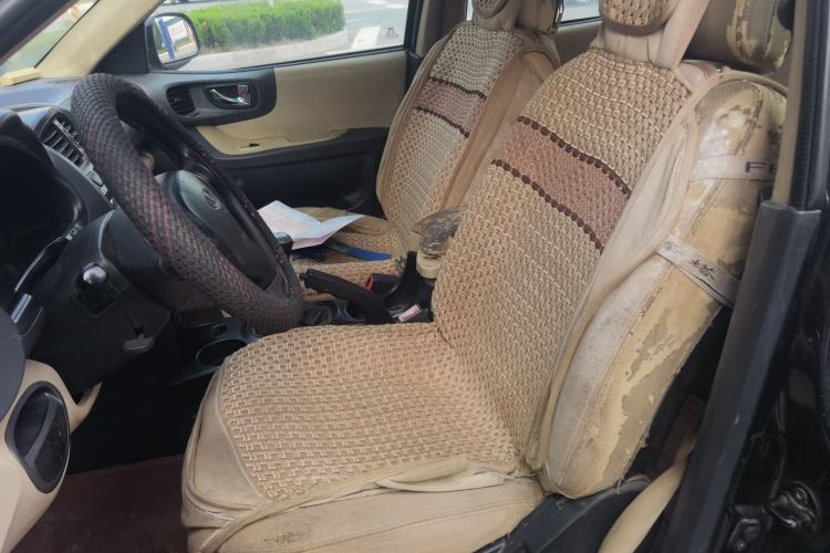 Used Huatai Santa Fe Classic 2012 2.0L Gasoline Manual Two-Wheel Drive with Sunroof Left Front Seat