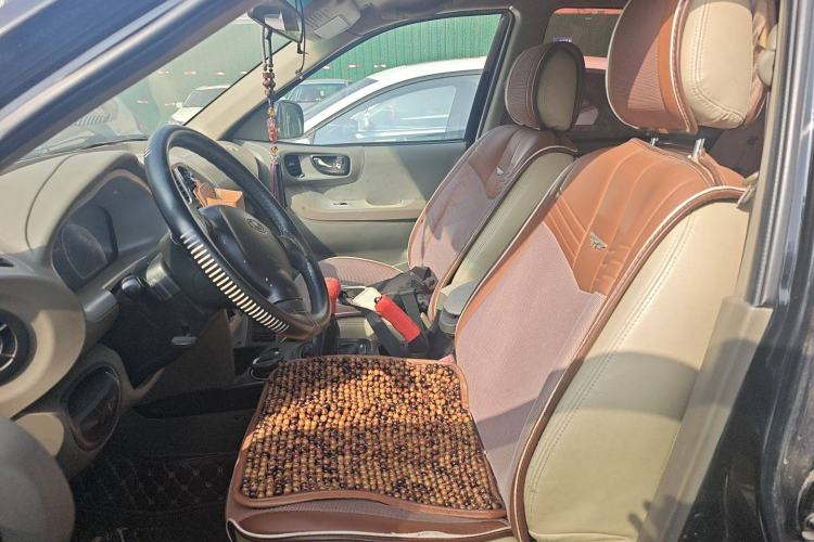 Used Huatai Santa Fe Classic 2012 2.0L Gasoline Manual Two-Wheel Drive with Sunroof Left Front Seat