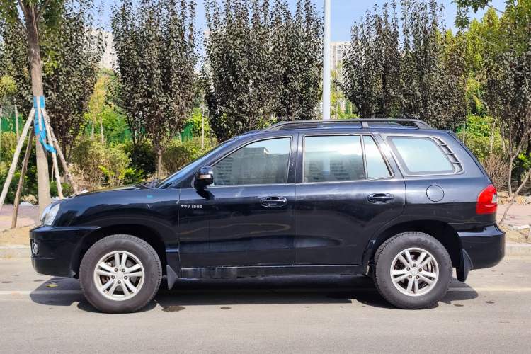 Used Huatai Santa Fe Classic 2012 2.0T Diesel Manual Two-Wheel Drive Hurricane Version Left Side