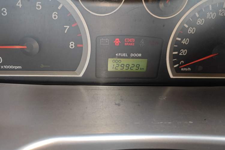 Used Huatai Santa Fe Classic 2012 2.0L Gasoline Manual Two-Wheel Drive Comfort Version Odometer Close Up