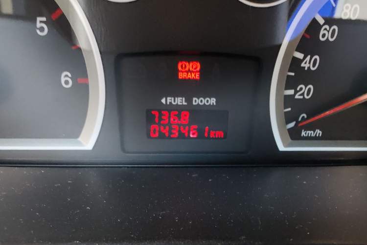 Used Huatai Santa Fe Classic 2012 2.0T Diesel Manual Two-Wheel Drive Hurricane Version Odometer Close Up