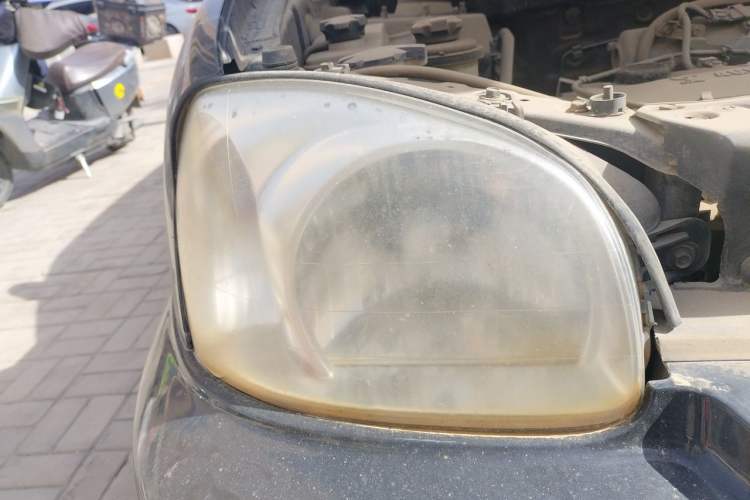 Used Huatai Santa Fe Classic 2012 2.0L Gasoline Manual Luxury Version Right Front Headlight