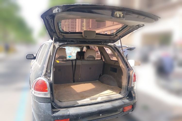Used Huatai Santa Fe Classic 2012 2.0L Gasoline Manual Luxury Version Trunk