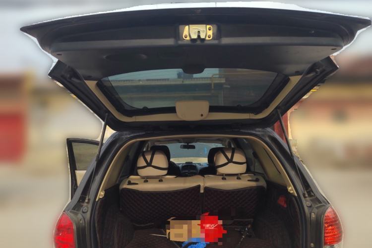 Used Huatai Santa Fe Classic 2012 2.0L Gasoline Manual Two-Wheel Drive with Sunroof Trunk