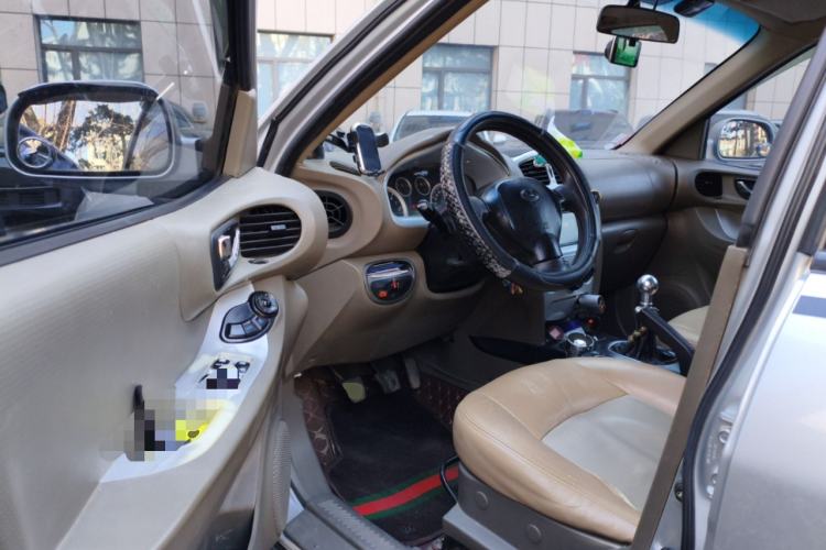 Used Huatai Santa Fe Classic 2012 2.0L Gasoline Manual Two-Wheel Drive Navigation Edition Driver Seat
