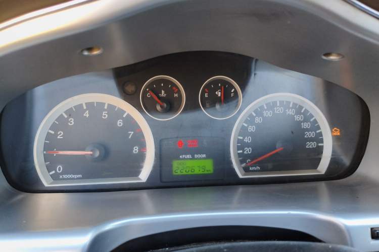 Used Huatai Santa Fe Classic 2012 2.0L Gasoline Manual Two-Wheel Drive Navigation Edition Instrument Cluster