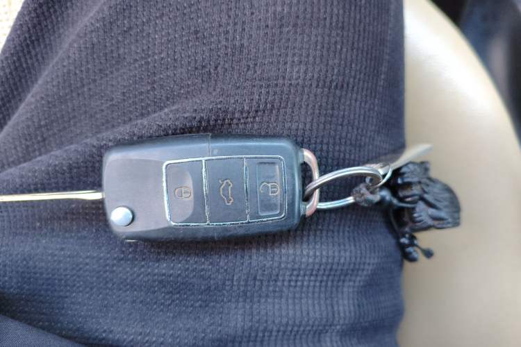 Used Huatai Santa Fe Classic 2012 2.0L Gasoline Manual Two-Wheel Drive Navigation Edition Vehicle Key