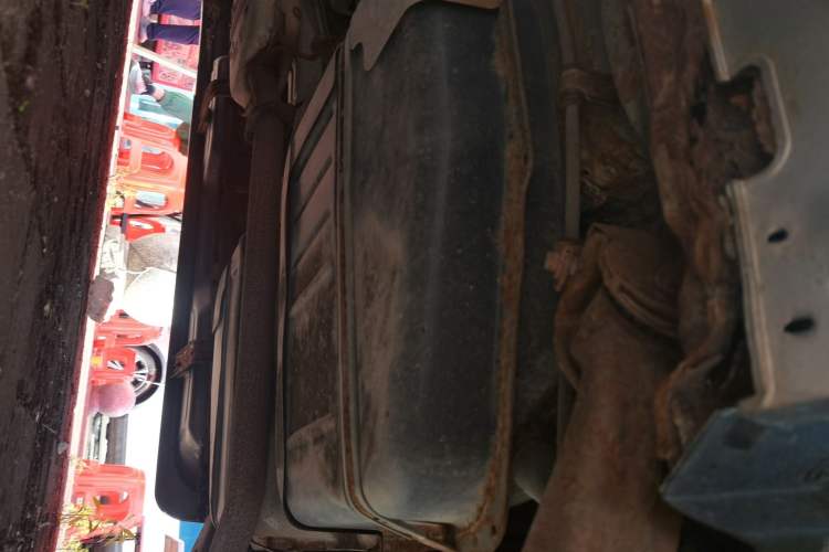 Used Huatai Santa Fe Classic 2012 2.0L Gasoline Manual Two-Wheel Drive with Sunroof Chassis Rear Left