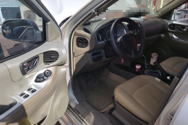 Used Huatai Santa Fe Classic 2012 2.0L Gasoline Manual Two-Wheel Drive with Sunroof Driver Seat