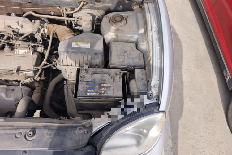 Used Huatai Santa Fe Classic 2012 2.0L Gasoline Manual Luxury Version Engine Bay Left