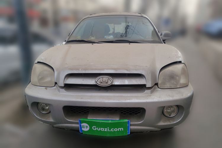 Used Huatai Santa Fe Classic 2012 2.0L Gasoline Manual Two-Wheel Drive with Sunroof Front