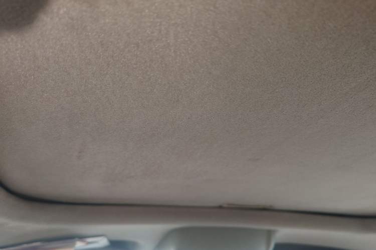 Used Huatai Santa Fe Classic 2012 2.0L Gasoline Manual Two-Wheel Drive with Sunroof Headliner