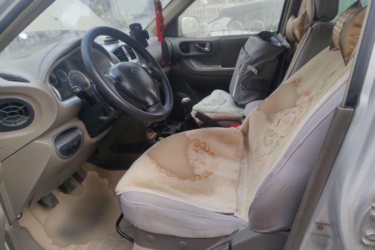 Used Huatai Santa Fe Classic 2012 2.0L Gasoline Manual Two-Wheel Drive with Sunroof Left Front Seat