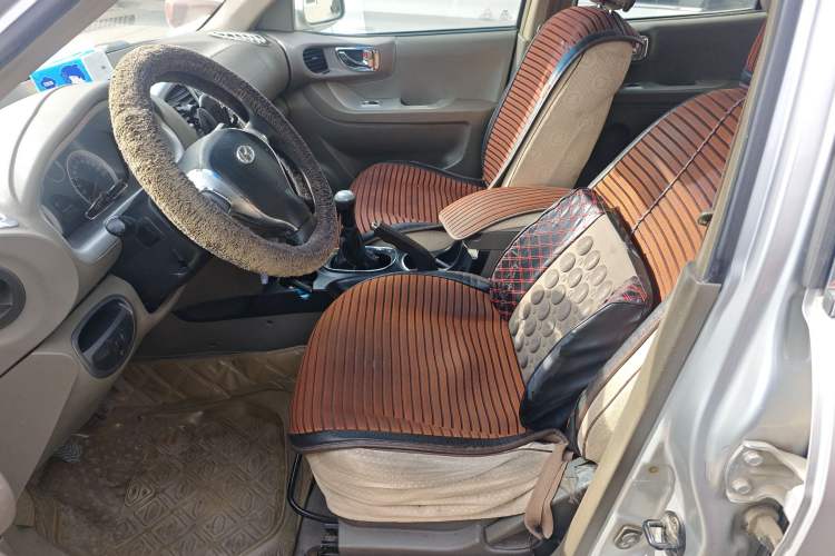 Used Huatai Santa Fe Classic 2012 2.0L Gasoline Manual Luxury Version Left Front Seat