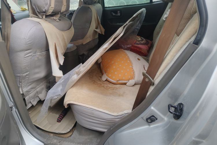 Used Huatai Santa Fe Classic 2012 2.0L Gasoline Manual Two-Wheel Drive with Sunroof Left Rear Seat