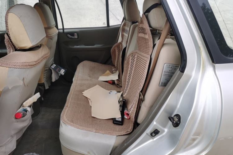 Used Huatai Santa Fe Classic 2012 2.0L Gasoline Manual Two-Wheel Drive Comfort Version Left Rear Seat