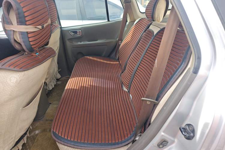 Used Huatai Santa Fe Classic 2012 2.0L Gasoline Manual Luxury Version Left Rear Seat