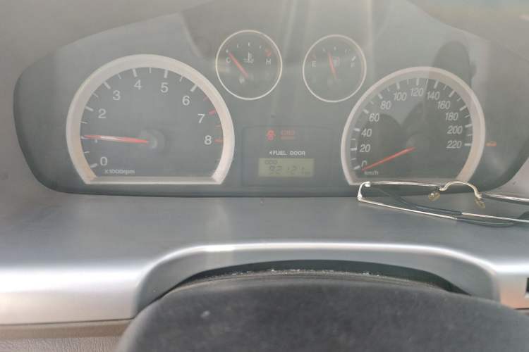 Used Huatai Santa Fe Classic 2012 2.0L Gasoline Manual Luxury Version Odometer Close Up