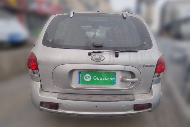 Used Huatai Santa Fe Classic 2012 2.0L Gasoline Manual Two-Wheel Drive with Sunroof Rear