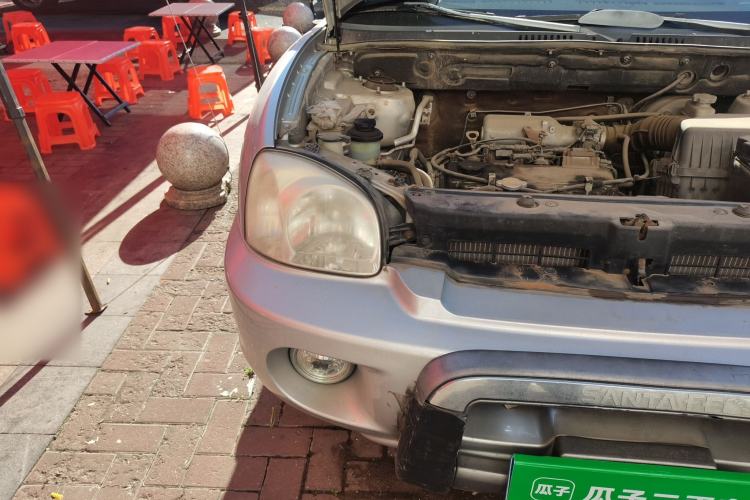 Used Huatai Santa Fe Classic 2012 2.0L Gasoline Manual Two-Wheel Drive with Sunroof Right Front Headlight