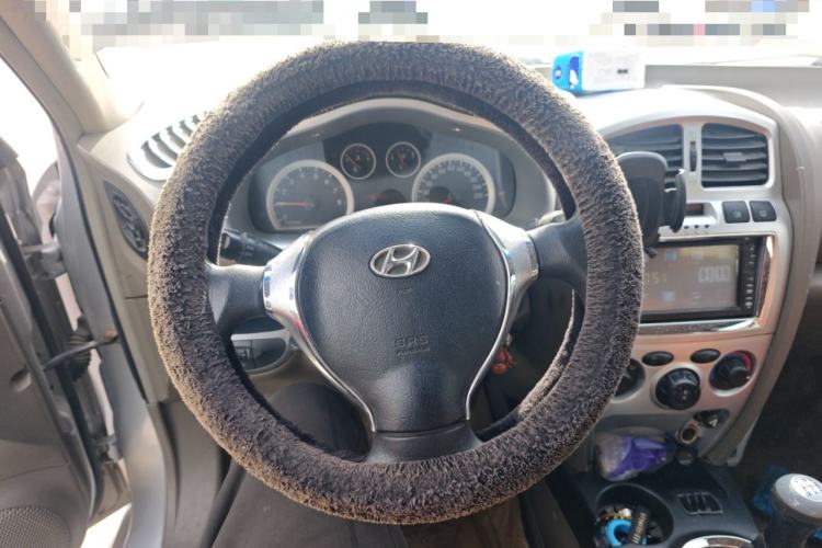 Used Huatai Santa Fe Classic 2012 2.0L Gasoline Manual Luxury Version Steering Wheel