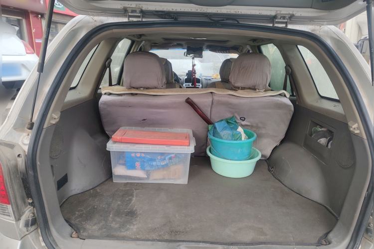 Used Huatai Santa Fe Classic 2012 2.0L Gasoline Manual Two-Wheel Drive with Sunroof Trunk