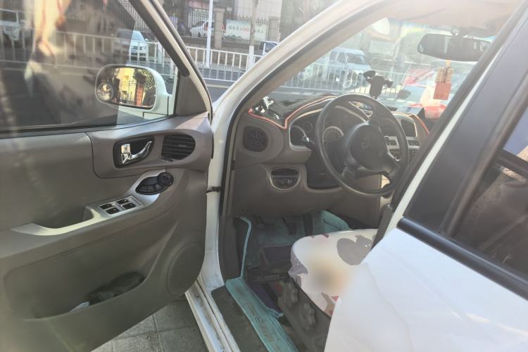 Used Huatai Santa Fe Classic 2012 2.0L Gasoline Manual Luxury Version Driver Seat