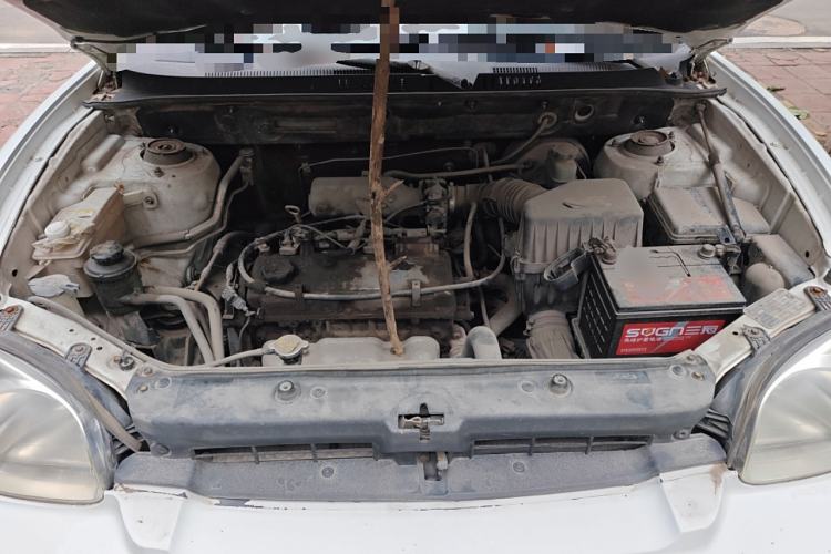 Used Huatai Santa Fe Classic 2012 2.0L Gasoline Manual Two-Wheel Drive with Sunroof Engine Bay