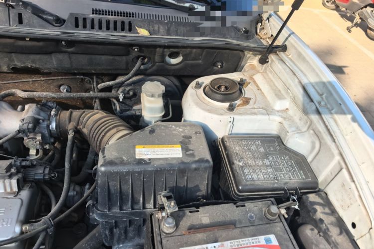 Used Huatai Santa Fe Classic 2012 2.0L Gasoline Manual Luxury Version Engine Bay Left