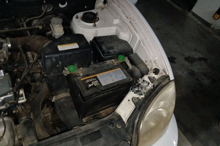 Used Huatai Santa Fe Classic  Engine Bay Left