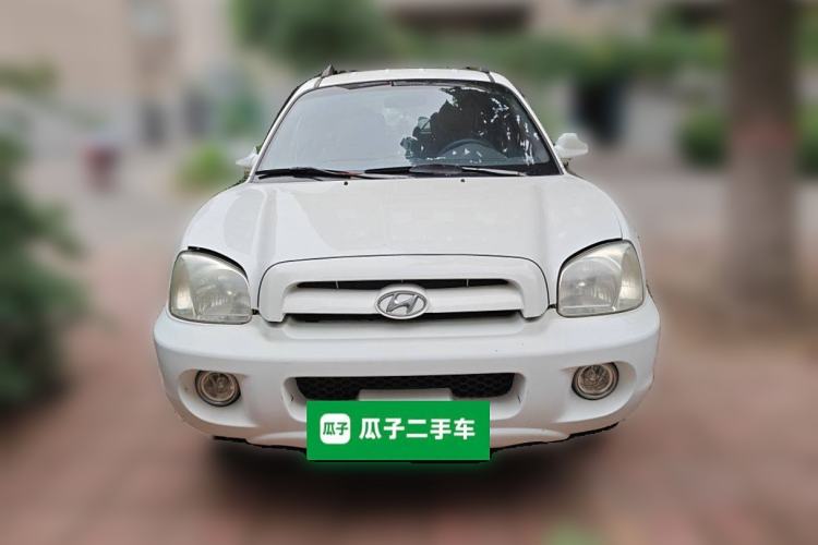 Used Huatai Santa Fe Classic 2012 2.0L Gasoline Manual Two-Wheel Drive with Sunroof Front
