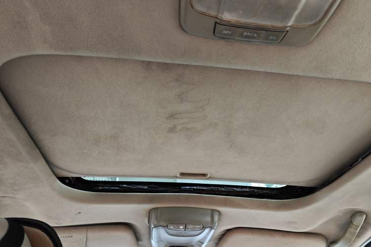 Used Huatai Santa Fe Classic 2012 2.0L Gasoline Manual Two-Wheel Drive with Sunroof Headliner