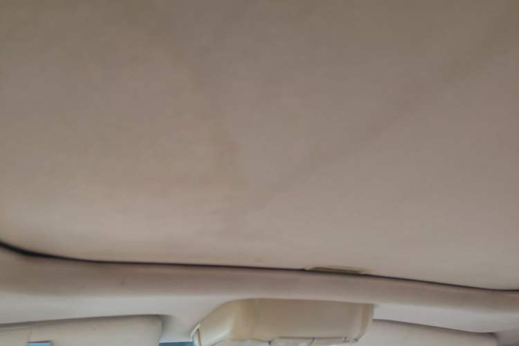 Used Huatai Santa Fe Classic 2012 2.0L Gasoline Manual Two-Wheel Drive with Sunroof Headliner