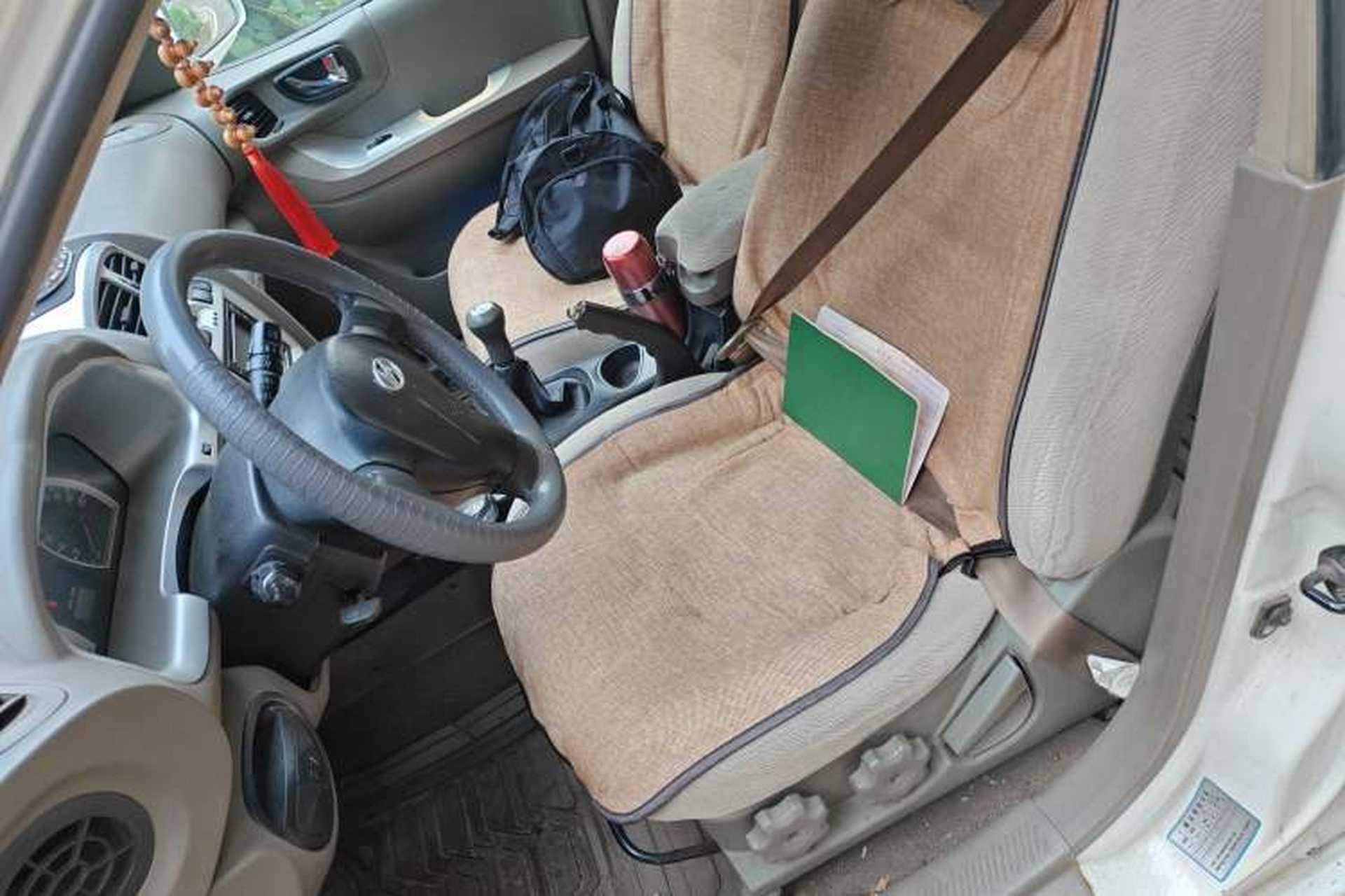 Used Huatai Santa Fe Classic 2012 2.0L Gasoline Manual Two-Wheel Drive with Sunroof Left Front Seat
