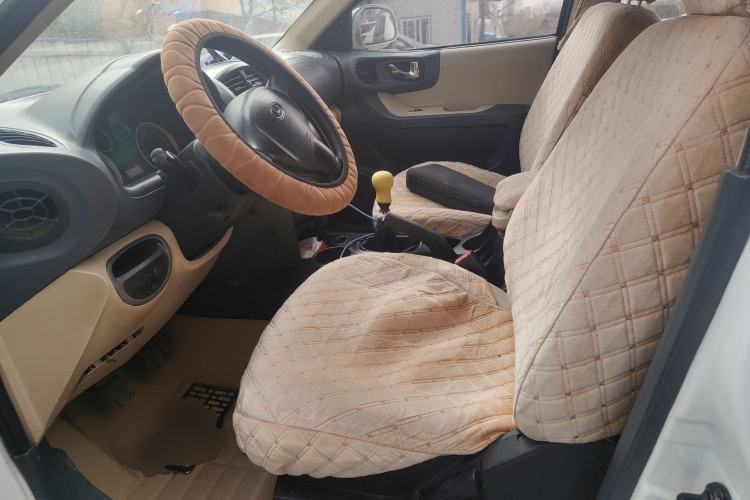 Used Huatai Santa Fe Classic 2012 2.0L Gasoline Manual Two-Wheel Drive with Sunroof Left Front Seat