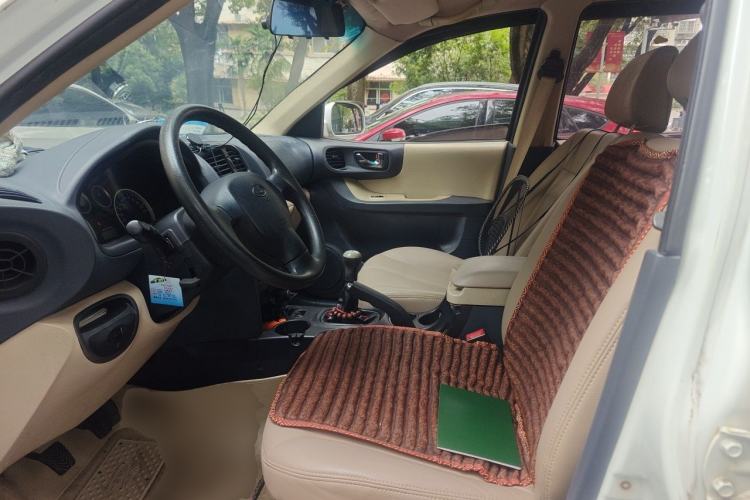 Used Huatai Santa Fe Classic 2012 2.0L Gasoline Manual Two-Wheel Drive with Sunroof Left Front Seat